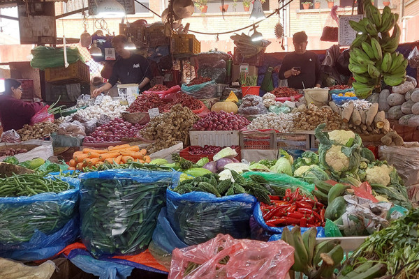 यस्ताे छ आजकाे फलफूल र तरकारीकाे बजारभाउ